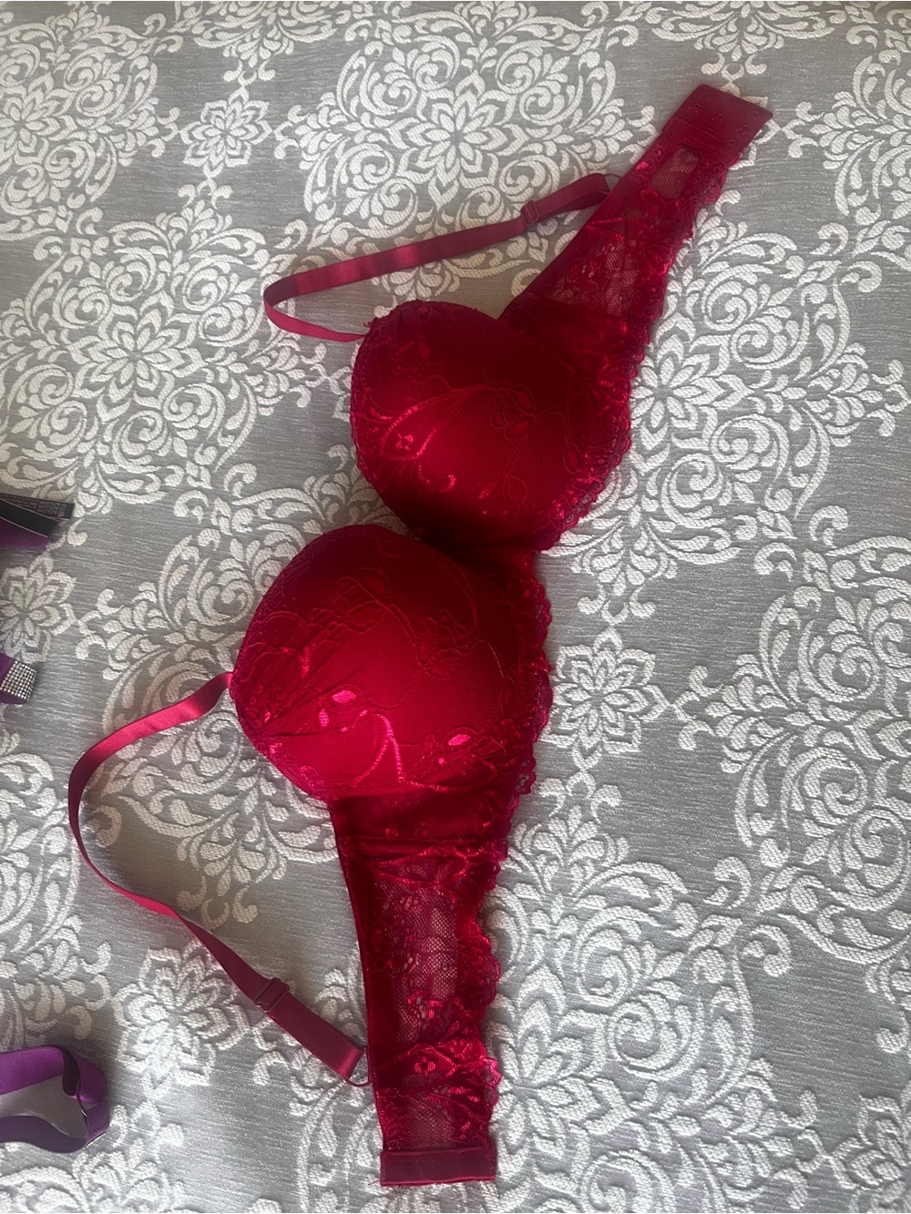 Avon Red Lace Push-Up Bra with Embroidered Detail 36D new without tag.